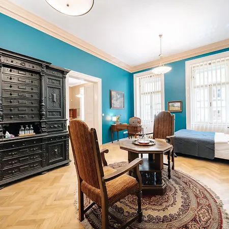 Wagnerstays Grand Nest With Sauna And Billiard براغ
